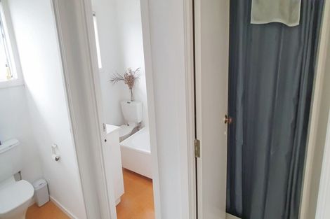 Photo of property in 36 Wallath Road, Onehunga, Auckland, 1061