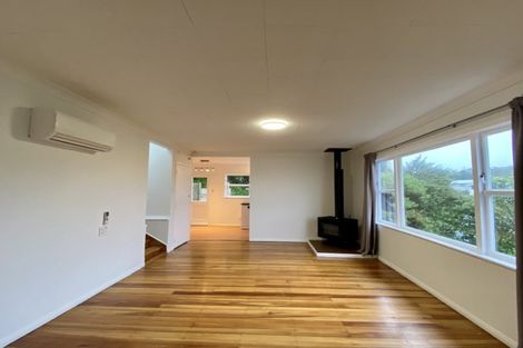 Photo of property in 22 Alder Place, Newlands, Wellington, 6037