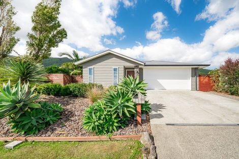 Photo of property in 10 Mahia Lane, Waikanae, 5036