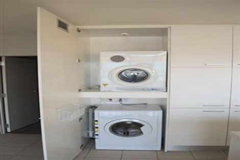 Photo of property in The Capital, 370 Oriental Parade, Oriental Bay, Wellington, 6011