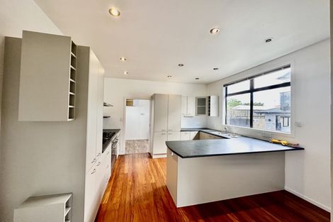 Photo of property in 10 Nicholson Avenue, Papatoetoe, Auckland, 2025