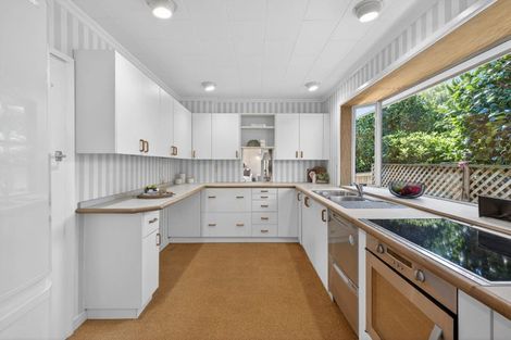 Photo of property in 19 Athol Terrace, Upper Riccarton, Christchurch, 8041