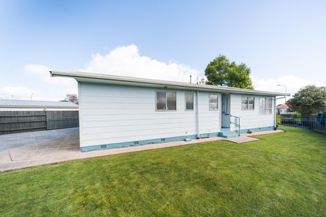 Photo of property in 8 Forbes Place, Kelvin Grove, Palmerston North, 4414