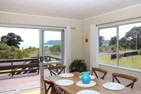 Photo of property in 10 Marine Parade, Cooks Beach, Whitianga, 3591