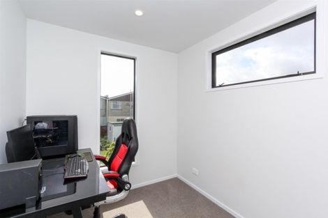 Photo of property in 32a Aubrey Street, New Plymouth, 4310