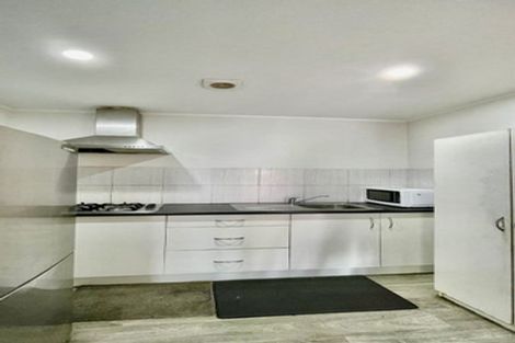 Photo of property in 2/62 Hillcrest Road, Papatoetoe, Auckland, 2025