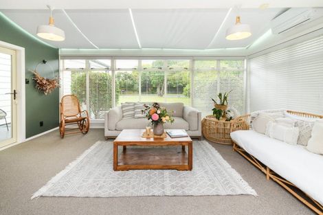 Photo of property in 10 Opawa Place, Terrace End, Palmerston North, 4410
