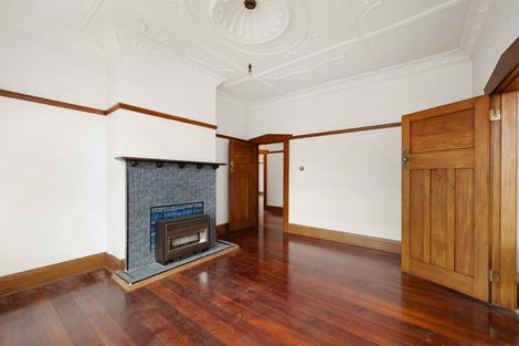 Photo of property in 42 Karepa Street, Brooklyn, Wellington, 6021