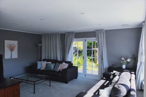 Photo of property in 76 Wyndham Road, Pinehaven, Upper Hutt, 5019