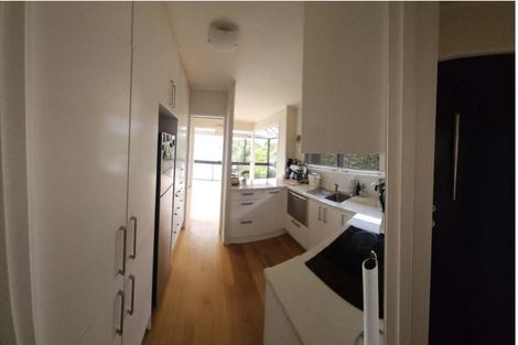 Photo of property in 1/15a Stanley Point Road, Stanley Point, Auckland, 0624
