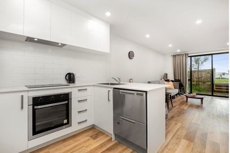 Photo of property in 123c Woodglen Road, Glen Eden, Auckland, 0602