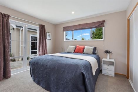 Photo of property in 33 Taranaki Drive, Woodend, 7610