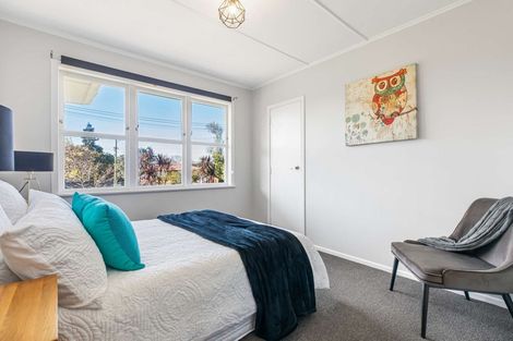 Photo of property in 5 Toatoa Place, Mangere Bridge, Auckland, 2022