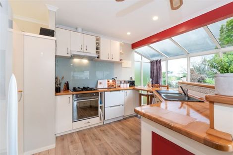 Photo of property in 23 Sherwood Avenue, Te Atatu South, Auckland, 0610