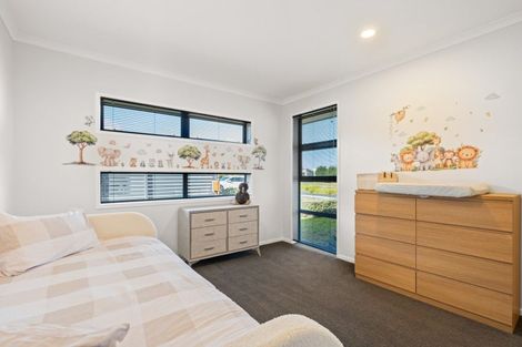 Photo of property in 16 Stace Hopper Drive, One Tree Point, 0118