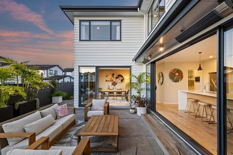 Photo of property in 9 Barque Rise, Long Bay, Auckland, 0630