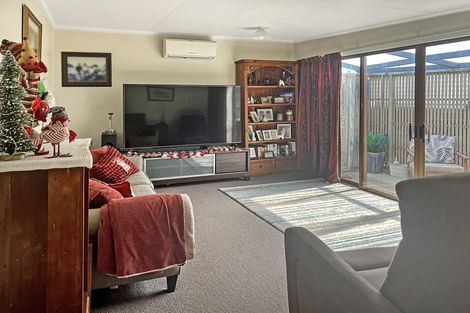 Photo of property in 13 Koputara Road, Himatangi Beach, Foxton, 4891