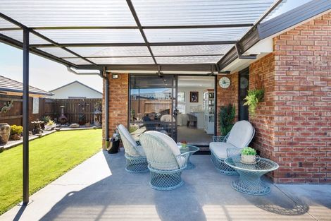 Photo of property in 18 Medallion Court, Kelvin Grove, Palmerston North, 4414