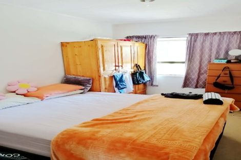 Photo of property in 11 Meadowood Drive, Unsworth Heights, Auckland, 0632