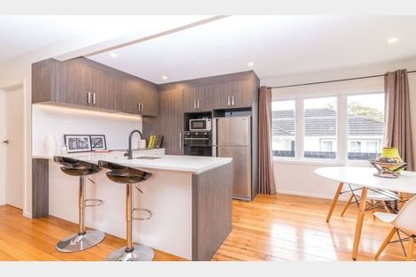 Photo of property in 10 Devon Street, Te Atatu South, Auckland, 0610