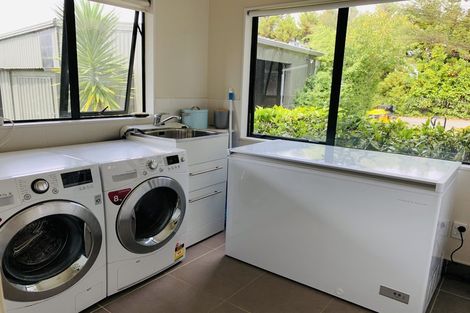 Photo of property in 159 Oraha Road, Kumeu, 0892