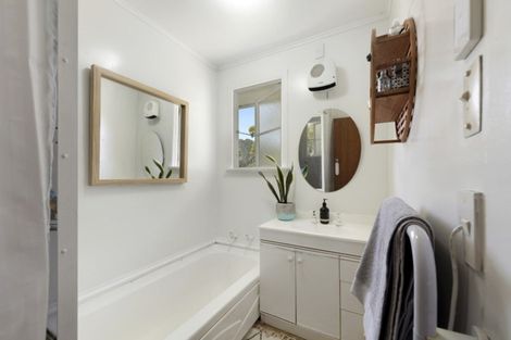 Photo of property in 11 Winchester Avenue, Pinehaven, Upper Hutt, 5019