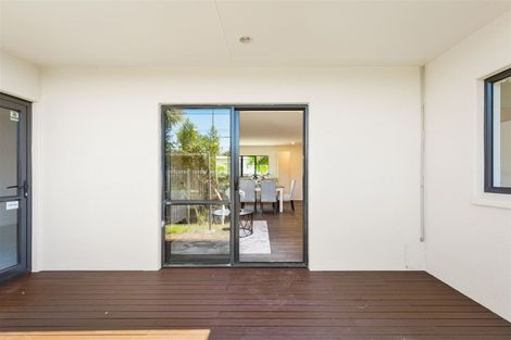 Photo of property in 9/17 Neta Grove, Henderson, Auckland, 0612