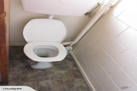 Photo of property in Lynbrae Court Flats, 20/4 Dr Taylor Terrace, Johnsonville, Wellington, 6037