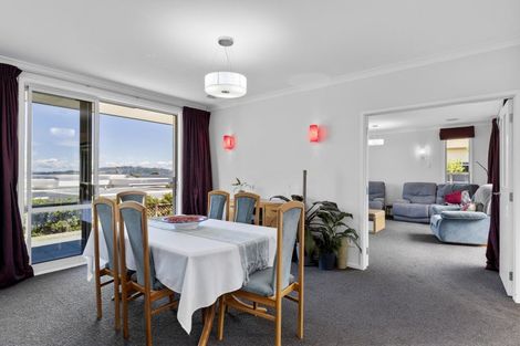 Photo of property in 7 Magnolia Rise, Waipahihi, Taupo, 3330