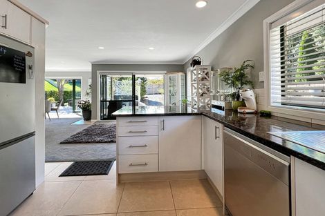 Photo of property in 15 Ina Ville Drive, Pukekohe, 2120