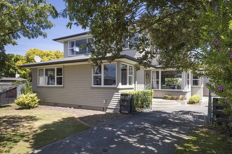 Photo of property in 5 Wairau Place, Kelvin Grove, Palmerston North, 4414