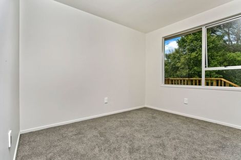 Photo of property in 22 Glastron Place, Bayview, Auckland, 0629