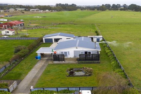 Photo of property in 121 Hokio Beach Road, Levin, 5510