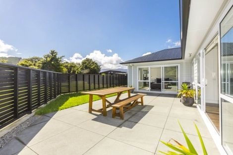 Photo of property in 80 Riverstone Drive, Riverstone Terraces, Upper Hutt, 5018