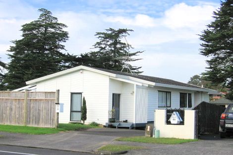 Photo of property in 49 Gosford Drive, Botany Downs, Auckland, 2010