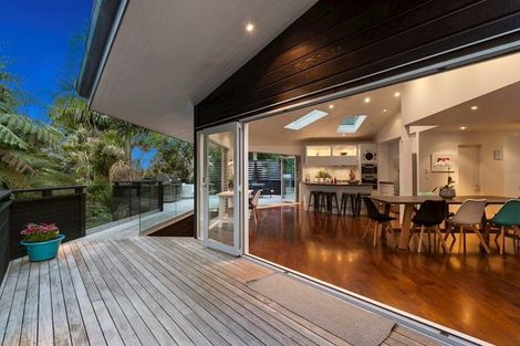 Photo of property in 81 Braemar Road, Castor Bay, Auckland, 0620