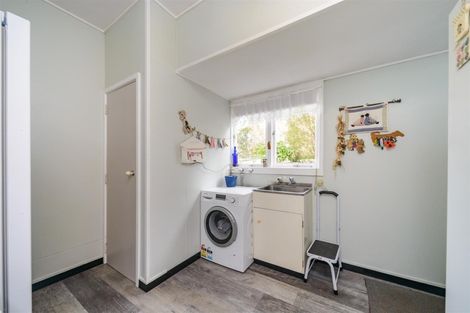 Photo of property in 35 Wanganui Road, Marton, 4710