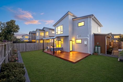 Photo of property in 17 Toanui Road, Hobsonville, Auckland, 0616