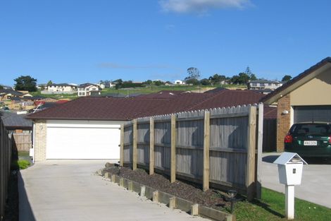 Photo of property in 8 Elkstone Place, Henderson, Auckland, 0612