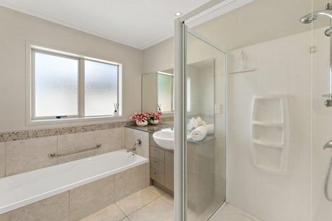 Photo of property in 10c Landon Place, Pukekohe, 2120