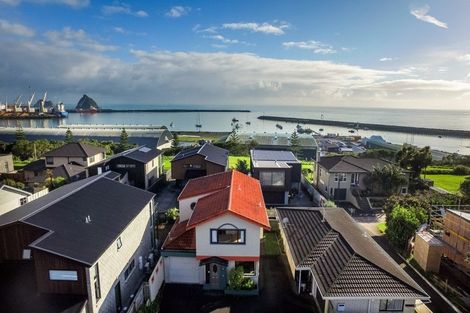 Photo of property in 4/30 Whiteley Street, Moturoa, New Plymouth, 4310