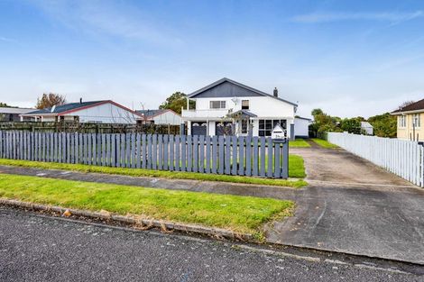 Photo of property in 36 Tawhiti Road, Hawera, 4610