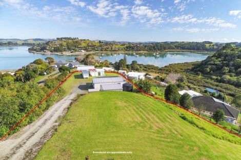 Photo of property in 29 Oxford Street, Whakapirau, Maungaturoto, 0583