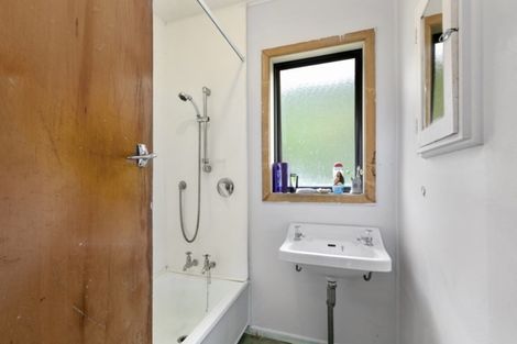 Photo of property in 66 Lees Grove, Wainuiomata, Lower Hutt, 5014