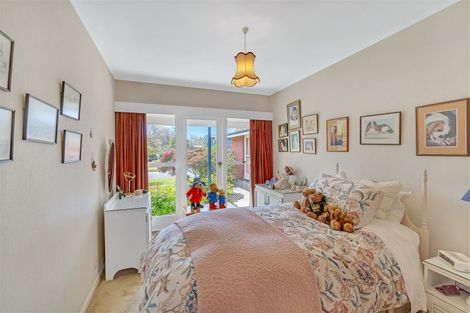 Photo of property in 11 Tuirau Place, Ilam, Christchurch, 8041