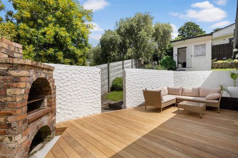 Photo of property in 11 William Hadlow Place, Hatfields Beach, Orewa, 0931