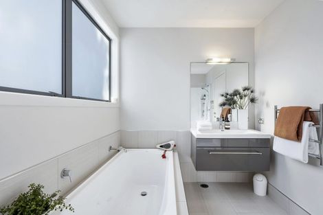 Photo of property in 27 Rita Way, Omaha, 0986