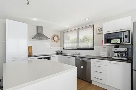 Photo of property in 2/342c Royal Road, Massey, Auckland, 0614