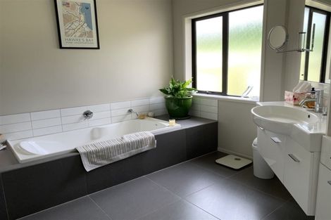 Photo of property in 26 Gavinike Place, Waimauku, 0812