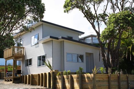 Photo of property in 39 Long Street, Raglan, 3225